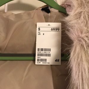 H&M Jackets & Coats - NWT H&M FAUX FUR JACKET H&M Jackets & Coats - NWT H&M FAUX FUR JACKET